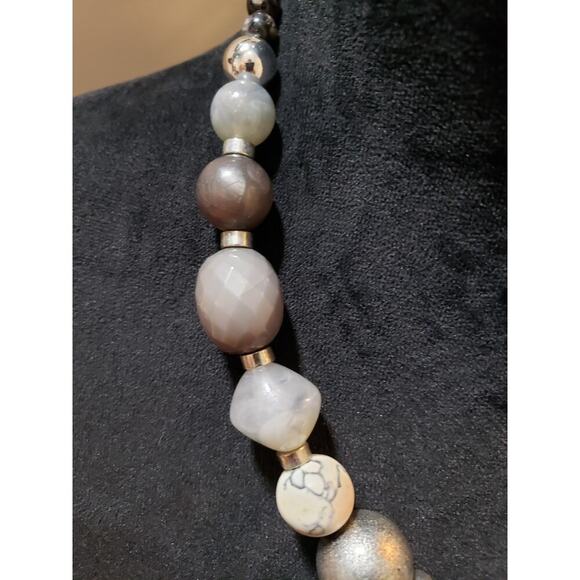 Women's Chunky Mixed Bead Statement Necklace Neutral Tones Lobster Clasp - Picture 4 of 5